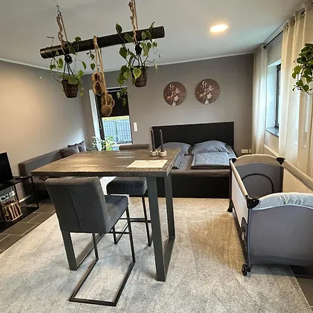 Daire Cosy Bungalow-apartment In Ruhiger Toplage - Naehe Duesseldorf