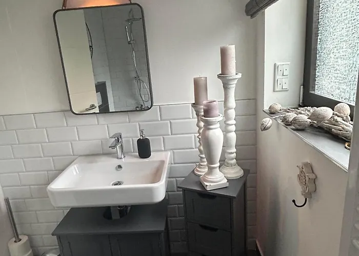 Cosy Bungalow-apartment In Ruhiger Toplage - Naehe Duesseldorf Apartman *